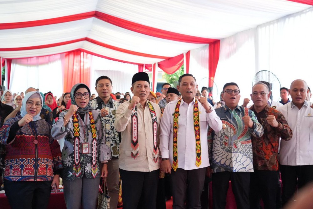 Wagub Seno Dampingi Wamenkop Tinjau Muskel Pembentukan Koperasi Merah Putih di Samarinda