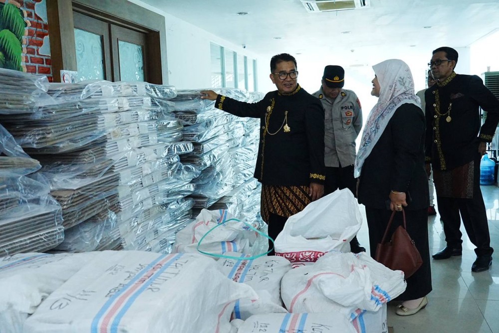 Tinjau Gudang Logistik Pilkada di Kutim, Akmal : ASN Boleh Berpihak, Tapi di Kotak Suara Saja