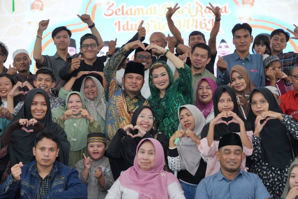 Open House Idulfitri Hari Ketiga, Gubernur Rudy dan Istri Hingga Sore Terima Warga Kaltim