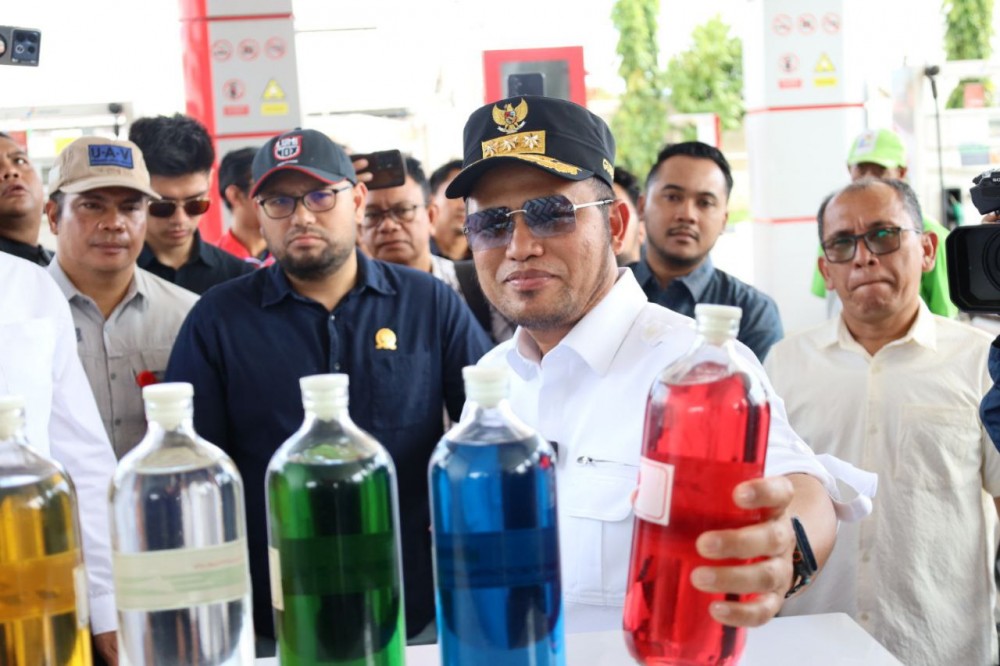 Respons Keluhan Masyarakat Soal Dugaan BBM Oplosan, Gubernur Harum Langsung Cek SPBU