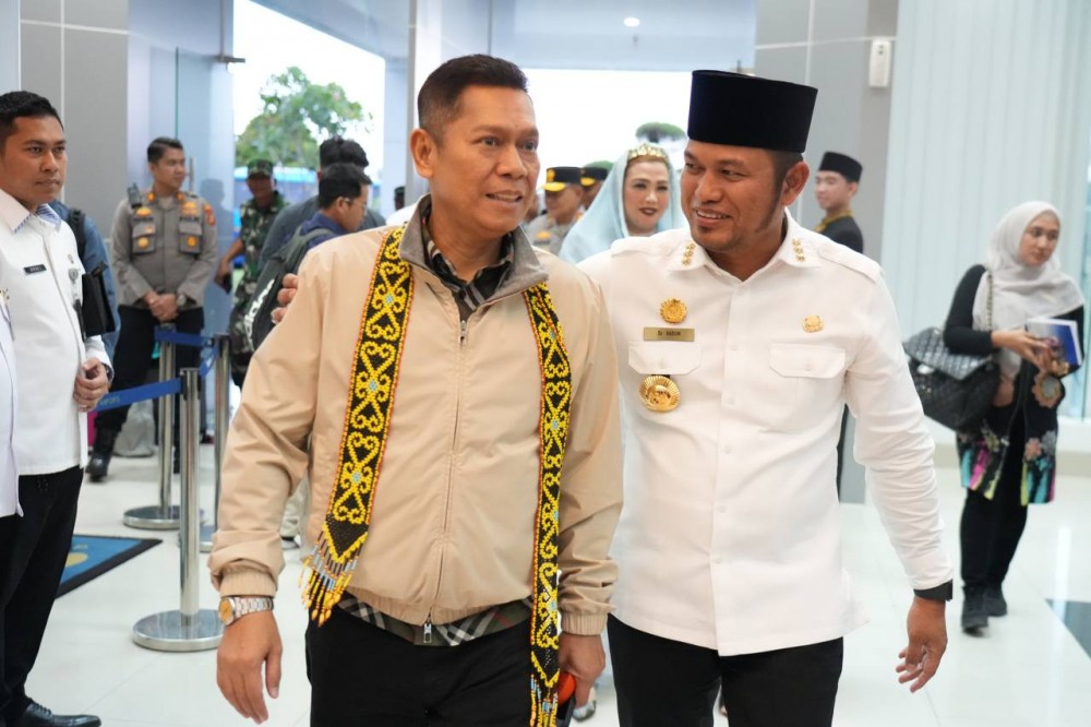 Gubernur Harum Sambut Kedatangan Wakil Ketua DPR RI di Balikpapan