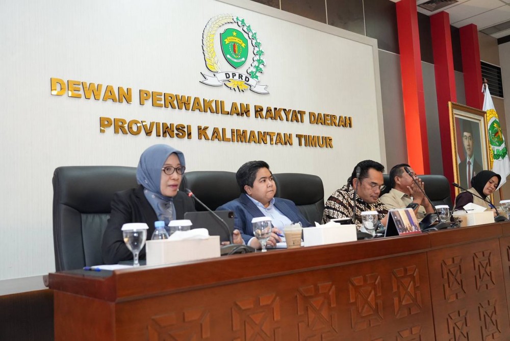 Rapat Kerja Pertama Pemprov Kaltim dan DPRD Kaltim, Sekda Sri : Eksekutif Harus Terjalin Sinergitas Yang Baik Bersama Legislatif