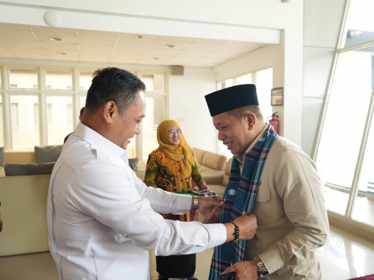 Wagub Seno Sambut Kedatangan Wamenkop Ferry