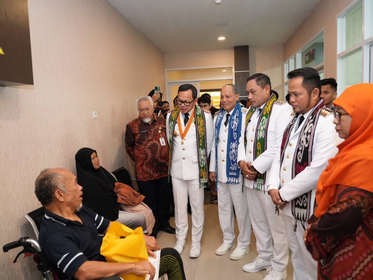 Gratispol Kesehatan Gubernur Harum Dipuji Wamendagri Bima Arya