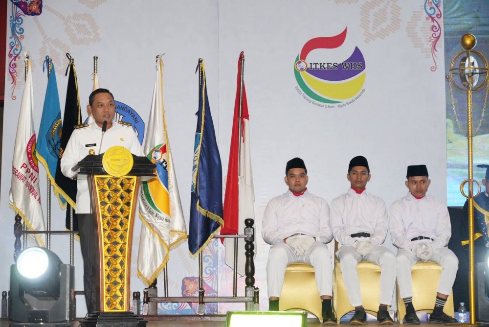 Wisuda ITKES WHS 2025, Wagub Seno : Titik Awal Wisudawan Mengabdi di Masyarakat