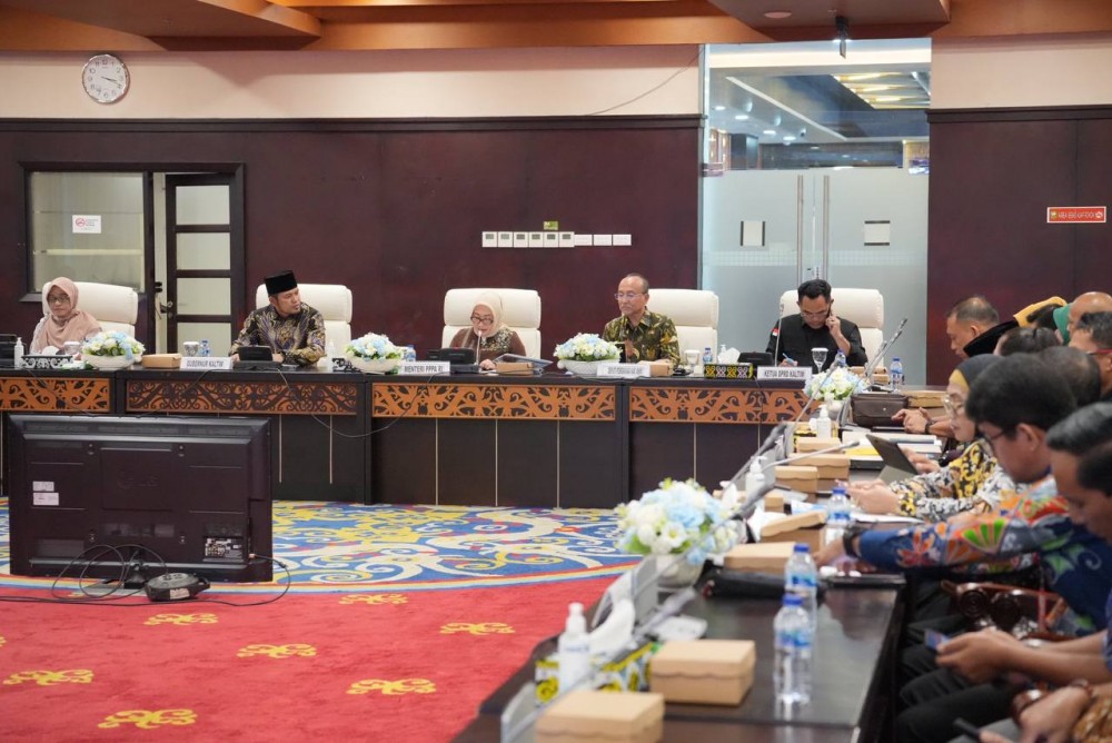 Silaturahmi dan Diskusi Bersama Menteri PPPA RI, Gubernur Harum : Program Pemberdayaan Perempuan dan Perlindungan Anak Fondasi Utama