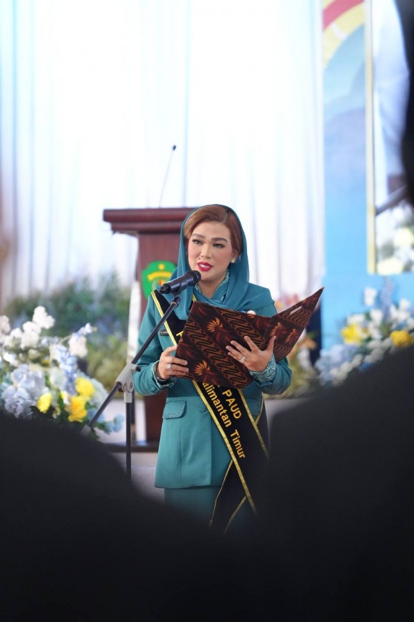 Pelantikan Ketua TP PKK, Dekranasda, Bunda PAUD dan TP Posyandu Kaltim, Bunda Harum: Kita Harus Seirama, Maju Bersama