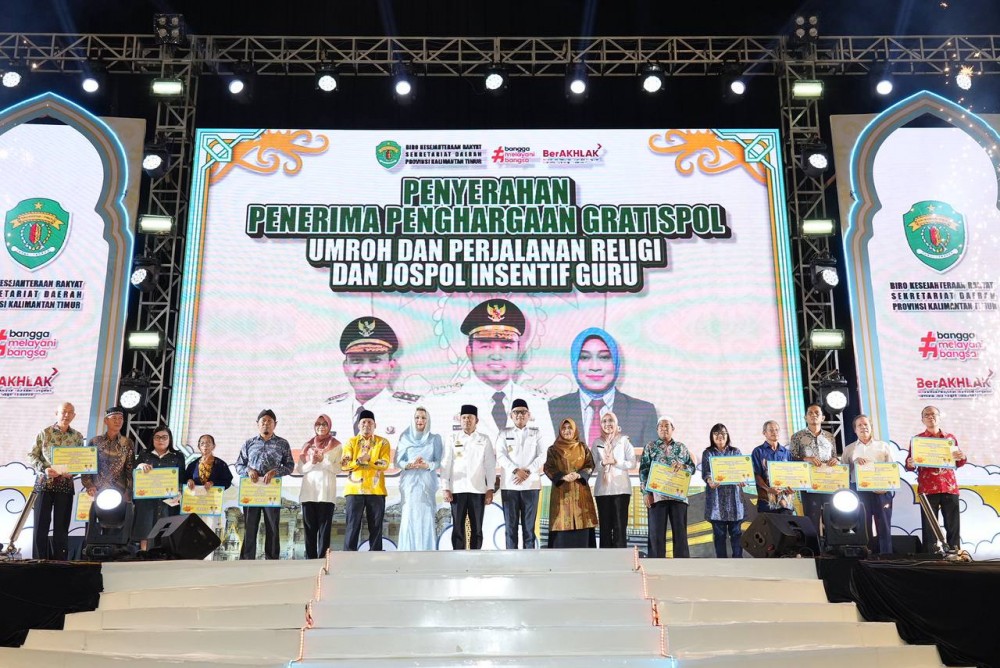 Penyerahan Penerima Penghargaan Program Gratispol dan Jospol,  Wagub Seno: Satu Persatu Janji Mulai Ditunaikan