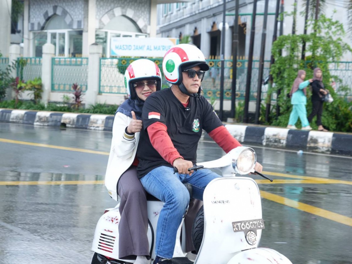 Bervespa dari Rumjab, Wagub Bersama Ratusan Scooter Jalin Keakraban Sukseskan Program Pemerintah