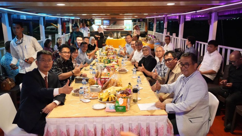 Pj Gubernur Akmal Malik Jamu Makan Malam Delegasi Anhui Sekaligus Susur Sungai Mahakam