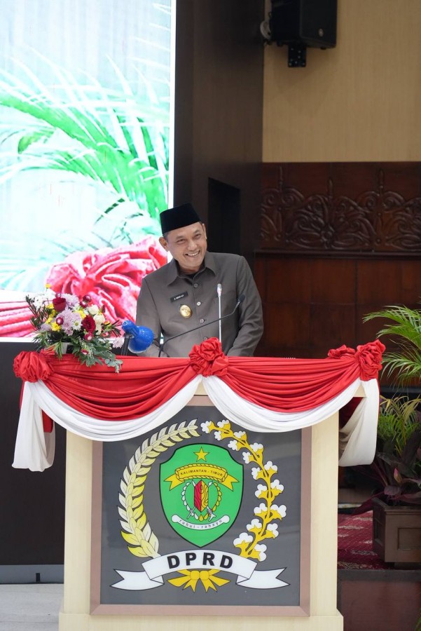 Rapat Paripurna ke 10 DPRD Provinsi Kaltim, Wagub Seno Tandatangani Kesepakatan Kamus Usulan Aspirasi Pokok-Pokok Pikiran DPRD Kaltim