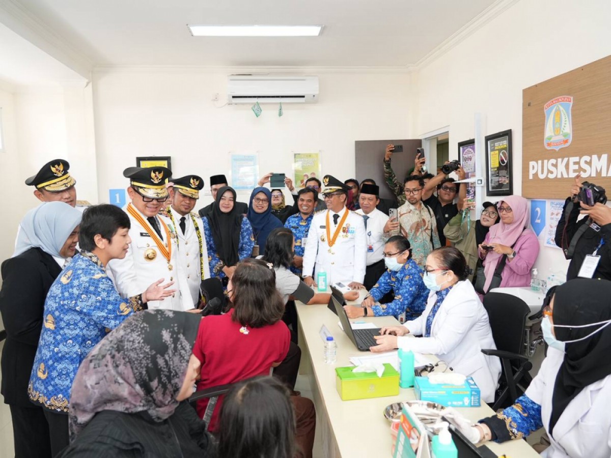 Tinjau Puskesmas Gunung Bahagia Balikpapan, Wamendagri: Pemeriksaan Kesehatan Gratis Adalah Prioritas