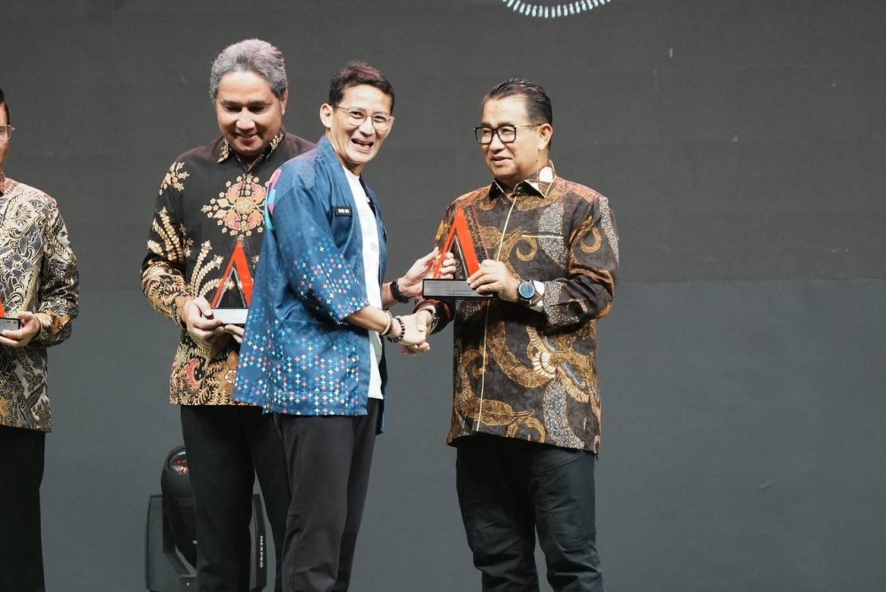 Pj Gubernur Akmal Raih Anugerah IDeaward 2024