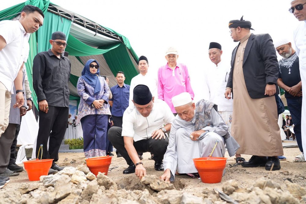 Peletakan Batu Pertama Masjid Alam, Wagub Seno : Saya Yakin dan Percaya SDM Lulusan Pondok Mampu Wujudkan Kaltim Sukses