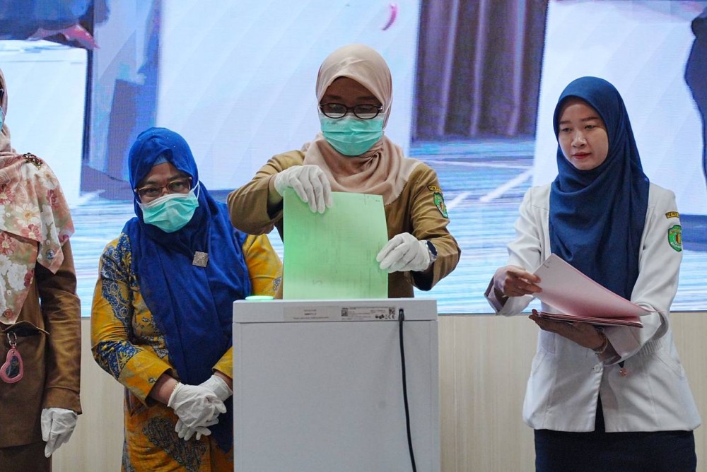 BPKAD Musnahkan Arsip Eks Biro Keuangan Setdaprov Kaltim Kurun Waktu 2008, Sekda Sri: Perangkat Daerah Harus Punya Atensi dan Kepedulian Pengelolaan Arsip